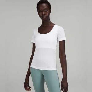 LULULEMON ebb to street short sleeve ( NEW WITH TAGS )
